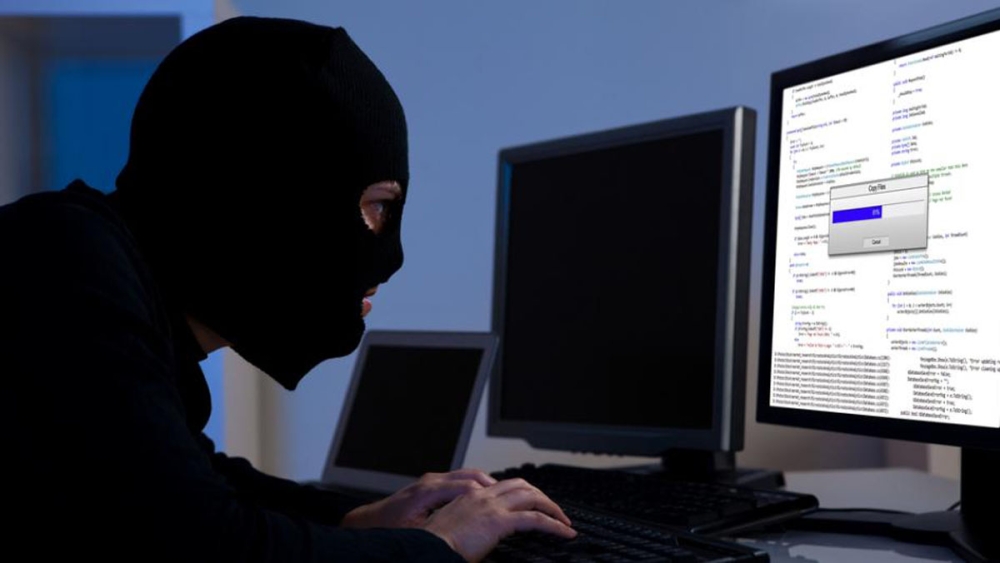 محاضرات توعوية للحد من مخاطر الجرائم الإلكترونية