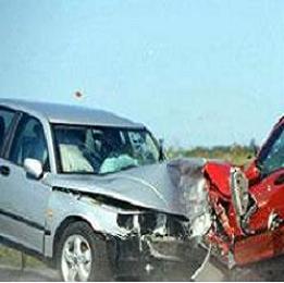 وفاة مواطن وإصابة اثنين اخرين إثر حادث تصادم 