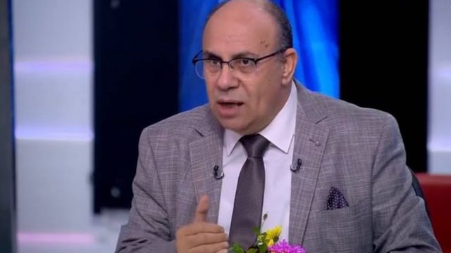 مستشار السيسي يهاجم الداعية مبروك عطية ويصف خطابه بالمبتذل