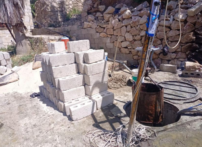 ضبط اعتداءات كبيرة على المياه في الكرك وجرش ..  صور 