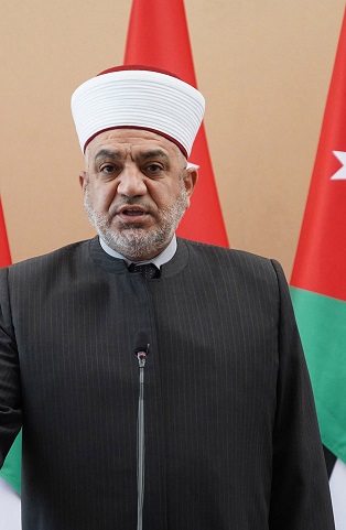  الخلايلة يتفقد بعثات الحج التابعة للقوات المسلحة والأمن العام