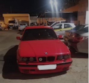 ضبط مركبتين ظهرتا بفيديو تشحيط داخل ساحات أحد المستشفيات