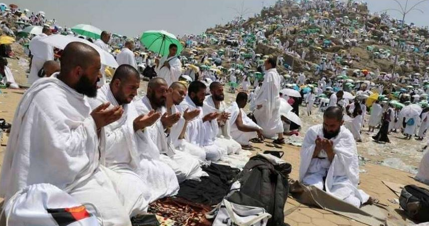 الحجاج يفيضون إلى مزدلفة