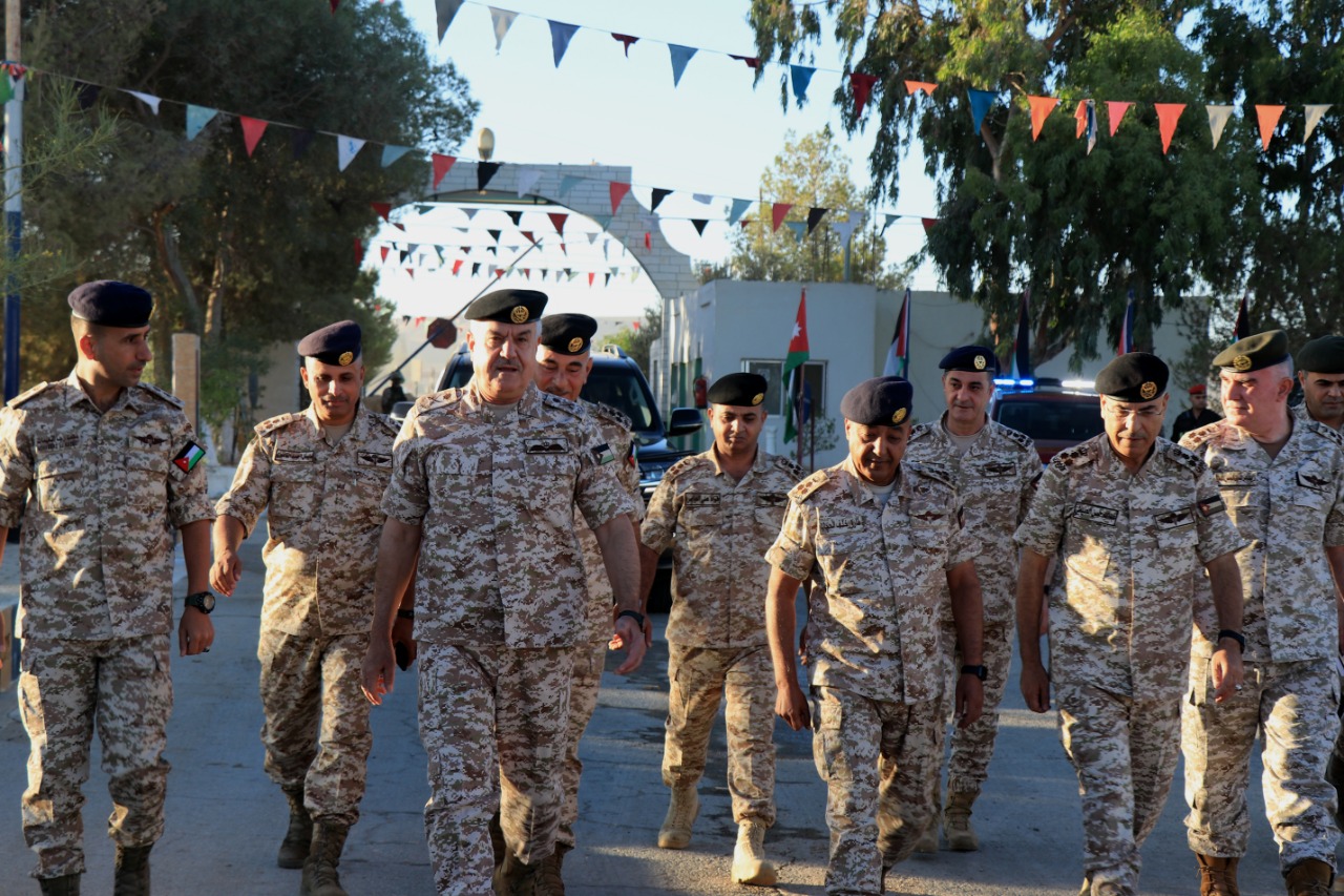 الحنيطي يشارك نشامى القوات المسلحة فرحة أول أيام العيد ..  صور 