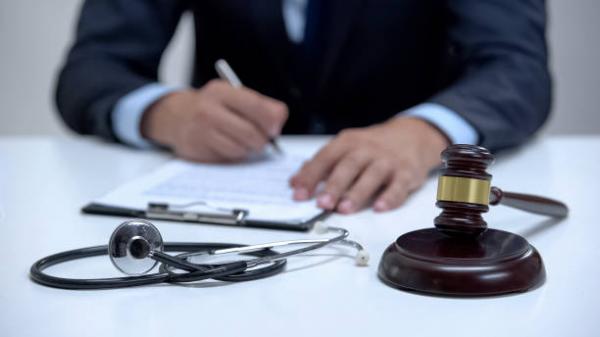 400 الف دينار لمريض أصيب بشلل كامل وتلف بالدماغ بخطأ طبي في الاردن