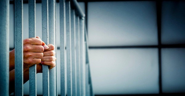 تطورات جريمة الزرقاء في محكمة الجنايات ..  توجيه تهمة للقاتل وايقافه 15 يوما