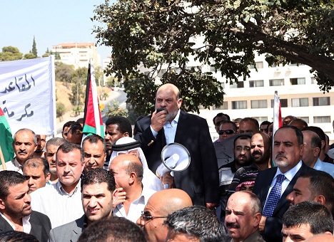 اعتصام عمالي يطالب برد القانون المؤقت للضمان الاجتماعي