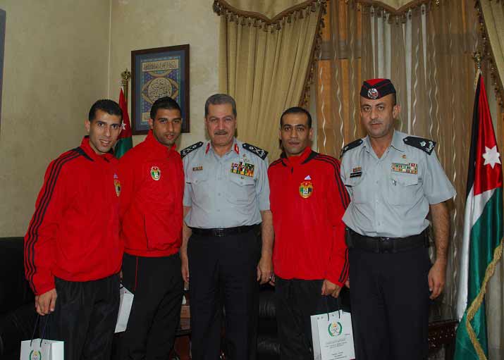 الكوفحي يكرم لاعبي المنتخبات الوطنية من منتسبي الدفاع المدني