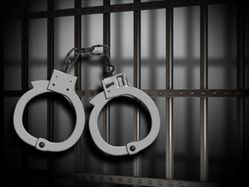الحبس لـ 17 متهما في "مؤسسة دعارة"