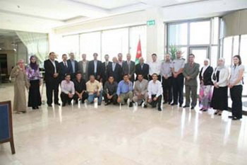 " الاساليب العلمية لطـرح العطـاءات وتقييم العـروض " ورشة تدريبية لـ " النجم الذهبي " 