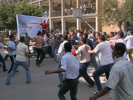 التقاط صور للمشاركين في مشاجرة البلقاء والعقوبات تصل للفصل