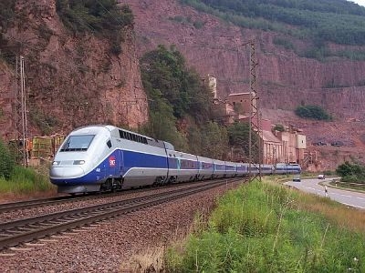 توقيع اتفاقية القطار الخفيف بين عمان والزرقاء
