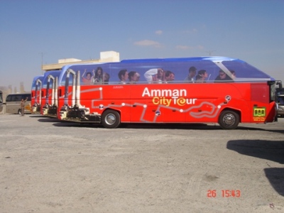 5 حافلات خاصة تنطلق مطلع حزيران على مواقع عمان السياحية