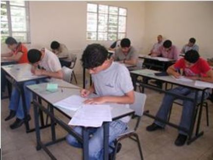 التربية تعدل عن إلغاء امتحانات التوجيهي بالسلط