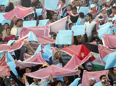 الشبول : جمهور المنشية يشجعون الفيصلي