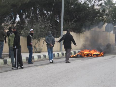 الطفيلة : أعمال شغب واعتداء على مقار حكومية واعتقالات