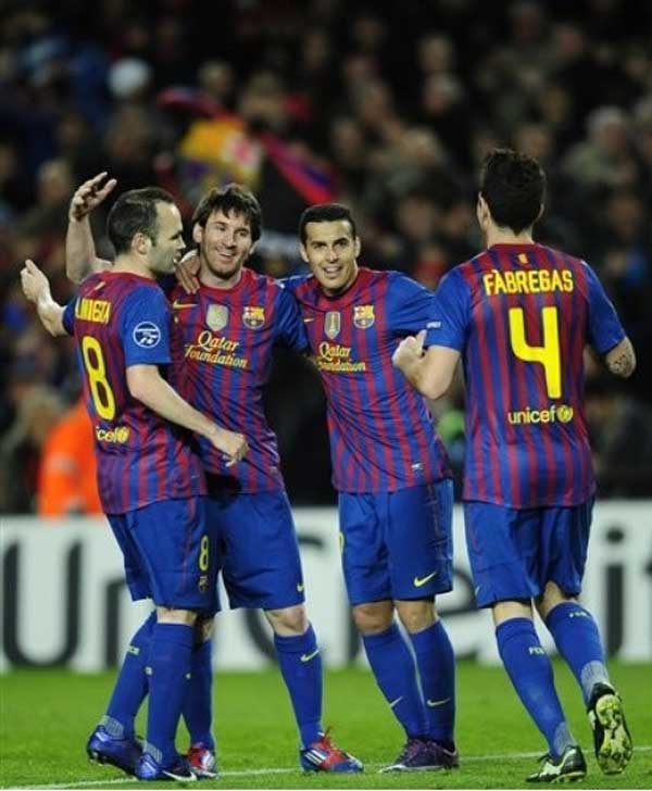 ميسي يصنع التاريخ ويحرز 5 أهداف في فوز برشلونة بالسبعة على ليفركوزن بدوري الأبطال 