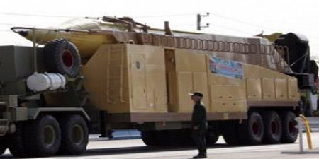 إيران  تستعرض قوتها العسكرية وتضع خطة لمهاجمة تل أبيب بالقاذفات