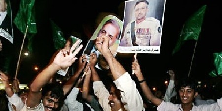 فوز الرئيس الباكستاني مشرف بولاية رئاسية جديدة