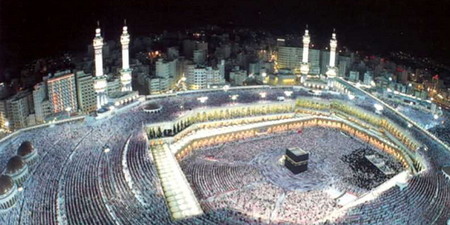3 ملايين مُصلّ يشهدون ليلة التختيمة في الحرم المكي 