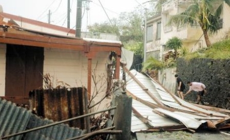 إعصار دين يندفع نحو جامايكا وجزر كايمان ويهدد بضرب شبه جزيرة يوكاتان المكسيكية بعاصفة نادرة