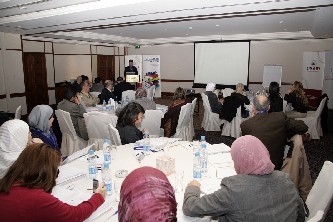 usaid واتحاد منتجي الأدوية الأردني يتعاونان لتأهيل الشركات للاعتمادية العالمية 