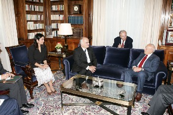 الأمير الحسن يبحث مع الرئيس اليوناني عدداً من القضايا الإنسانية العالمية