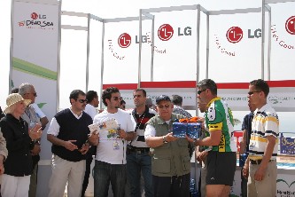بشار وسلمى يشاركان في سباق " ألتراماراثون إل جي البحر الميت" السادس عشر