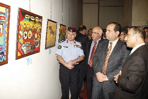 معرض فن تشكيلي لنزلاء مراكز الإصلاح والتأهيل