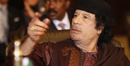 القذافى يحذر قادة عربا من انهم قد يلقون مصير صدام حسين