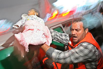 قتل الاطفال مستمر في غزة وسيارات الاسعاف بلا وقود