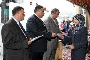 البشير يكرم عدد من الطلبة المتفوقين ومعلمي المدارس في ناعور