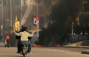 رفع حظر التجول على الدراجات النارية فى بيروت