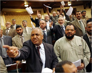 اشتباكات بمجلس الشعب المصري بسبب قانون الطفل