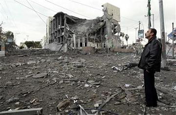 غزة تستقبل العام الجديد بمزيد من القصف والدمار