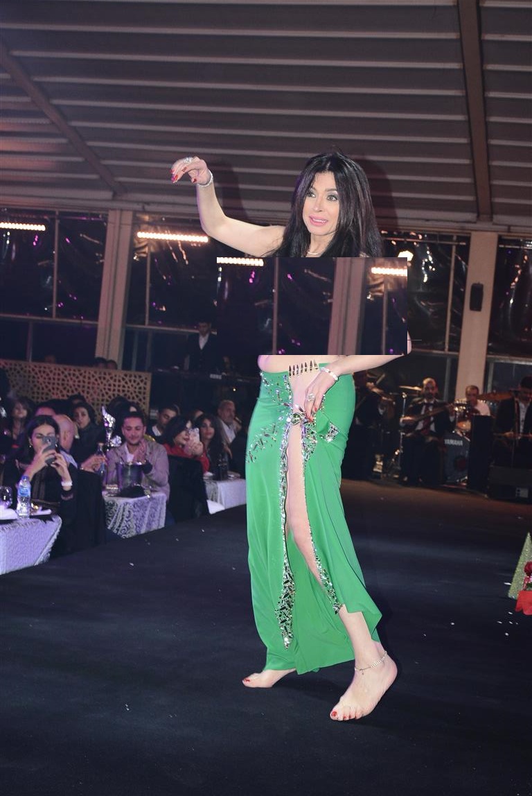 راقصات عاريات في رأس السنة.. بينهن صافيناز وفيفي عبده