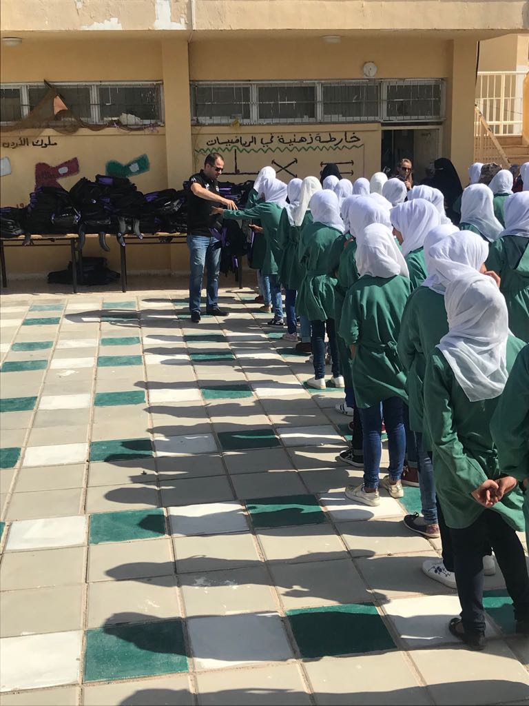 نتيجة بحث الصور عن زين تختتم مبادرتها لتوزيع الحقائب المدرسية في المناطق الأقل حظاً