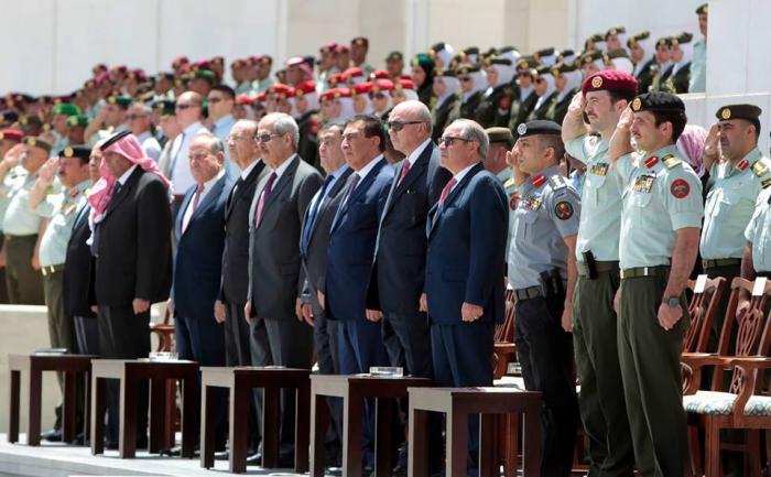 نتيجة بحث الصور عن الملك يسلم علم القائد الأعلى إلى كتيبة جعفر بن أبي طالب الآلية